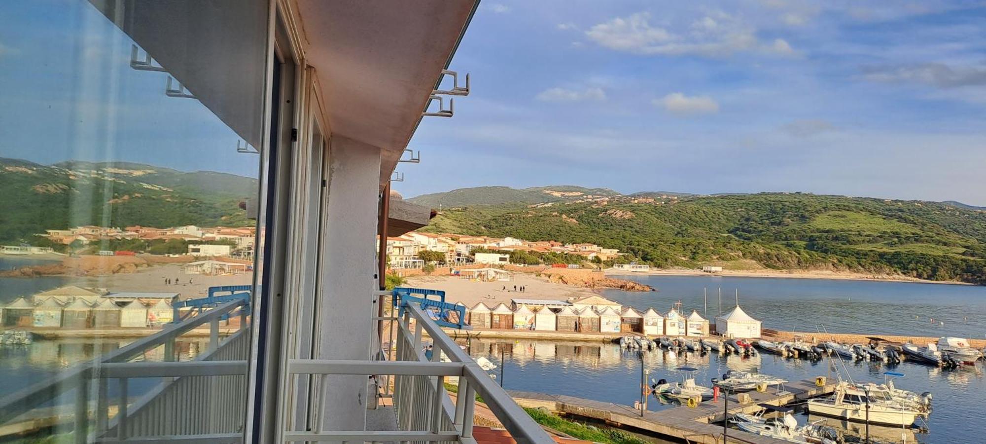 Fronte Mare Bella Vista Lejlighed Isola Rossa Eksteriør billede